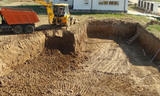 Рытье котлованов под фундамент в Великом Устюге – цена от 2597 руб. за м3 | 2Землекопа-Влс
